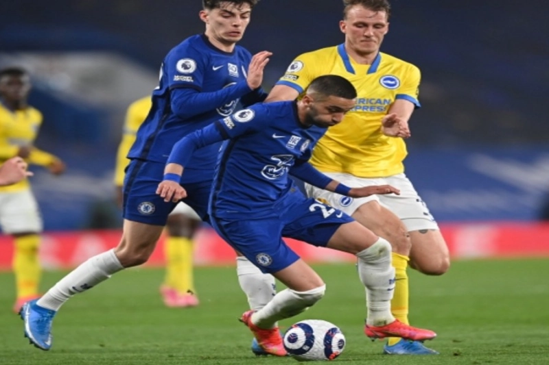 إدارة لبلوز تدرس صفقة بيع الدولي المغربي حكيم زياش