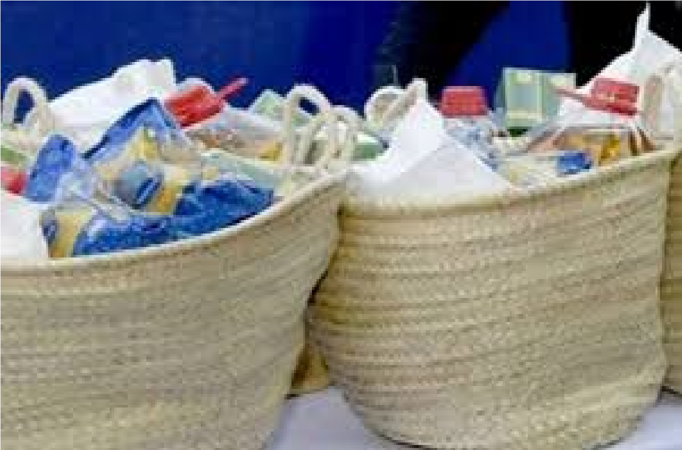 انطلاق عملية توزيع المساعدات الغذائية الأساسية المخصصة للفقراء والمعوزين بجماعات إقليم ورزازات