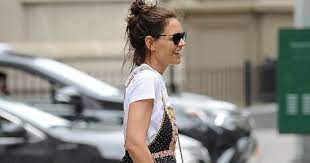 كاتي هولمز تستمع بوقتها في مدينة نيويورك