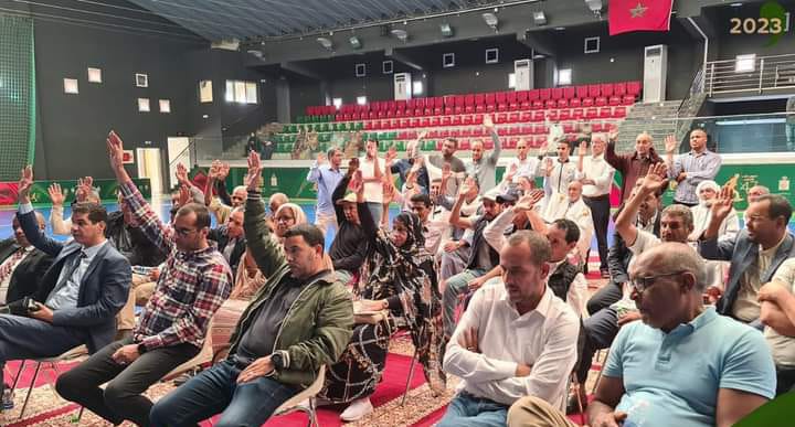 موظفو بلدية العيون يجددون الثقة في “سيد الزين”.