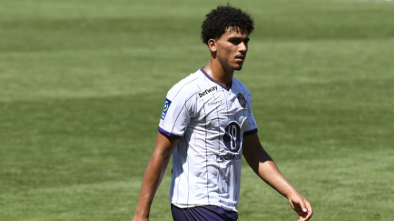 زكرياء أبوخلال: “نود أن نضع حدا لهذا الجدل الذي أثر علينا وعلى عائلاتنا بشكل كبير شكرا لاحترامكم لقرارنا “