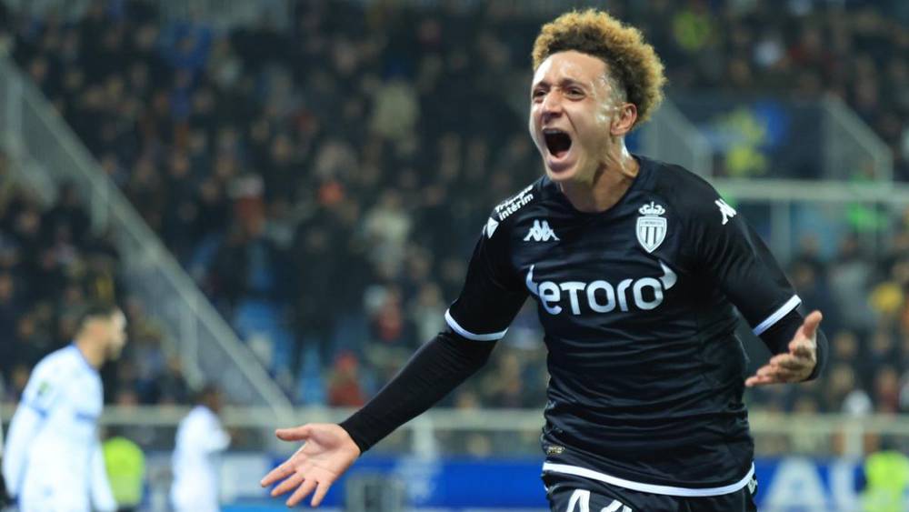 بن صغير لم يحسم قراره بعد