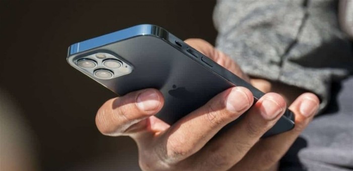 طرح تحديثات “الاستجابة الأمنية السريعة” على أجهزة أيفون