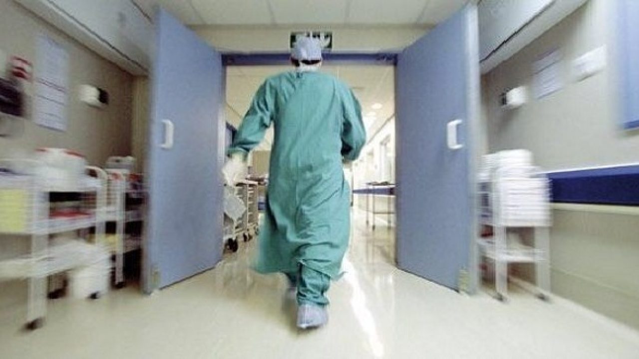 وفاة سيدة في حالة التشرد بالمركز التجاري لمدينة شيشاوة