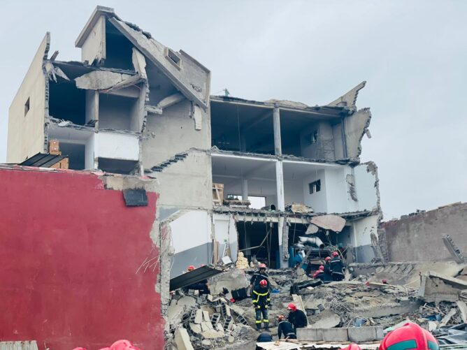 انهيار جزئي لبناية شركة بجماعة تيط مليل يخلف خمس إصابات