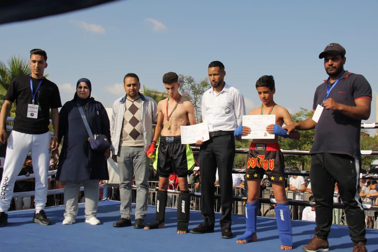تتويج الفائزين في دوري مولاي الحسن في رياضة الكيك بوكسينغ بخريبكة