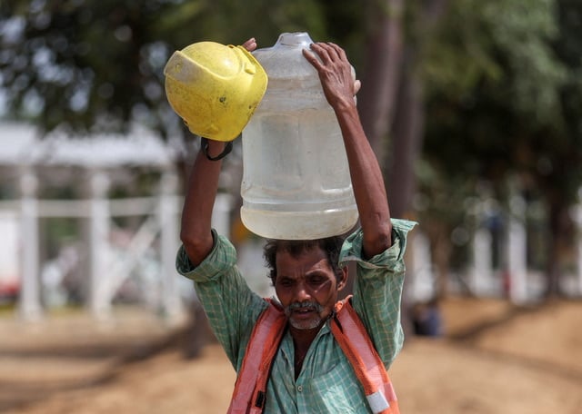 موجة حر بالهند تسبب في وفاة المواطنين