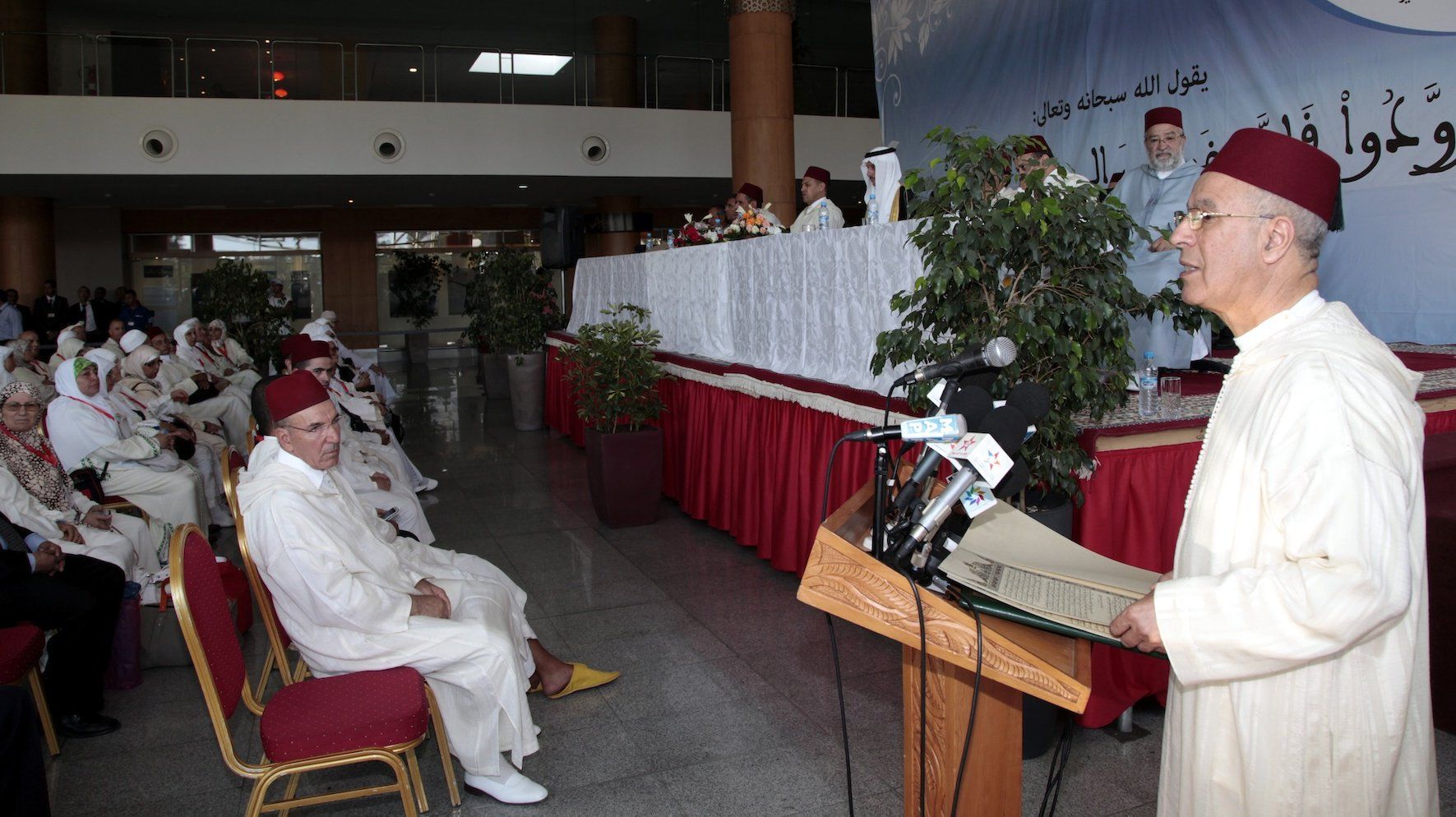 الملك يدعو الحجاج المغاربة ليكونوا سفراء للوطن وحضارته العريقة وهويته القائمة على الانفتاح والتسامح و تجنب الجدال