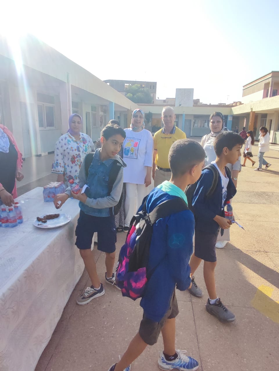 وجدة: جمعية الآباء والمنظمة المغربية لأصدقاء مرضى السكري تُوَفّرُ الأجواء المناسبة للتلاميذ الممتحنين بمدرسة المنتزه البلدي