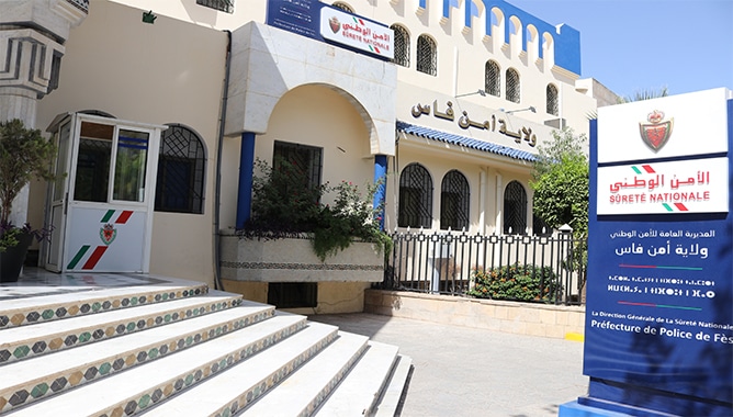 توقيف 16 شخصا بمدينة مكناس للاشتباه في تورطهم في ارتكاب أعمال الابتزاز والتهديد