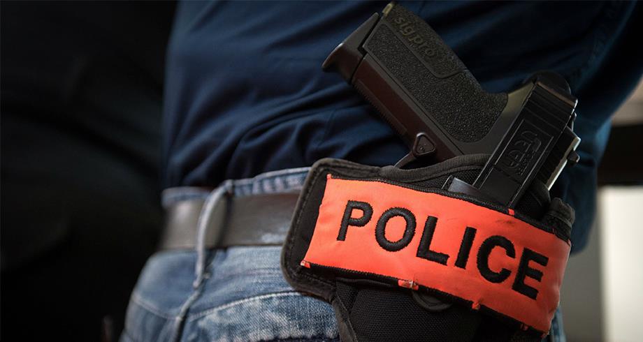 استخدام السلاح الوظيفي خلال تدخل أمني لتوقيف شخص مبحوث عنه على الصعيد الوطني