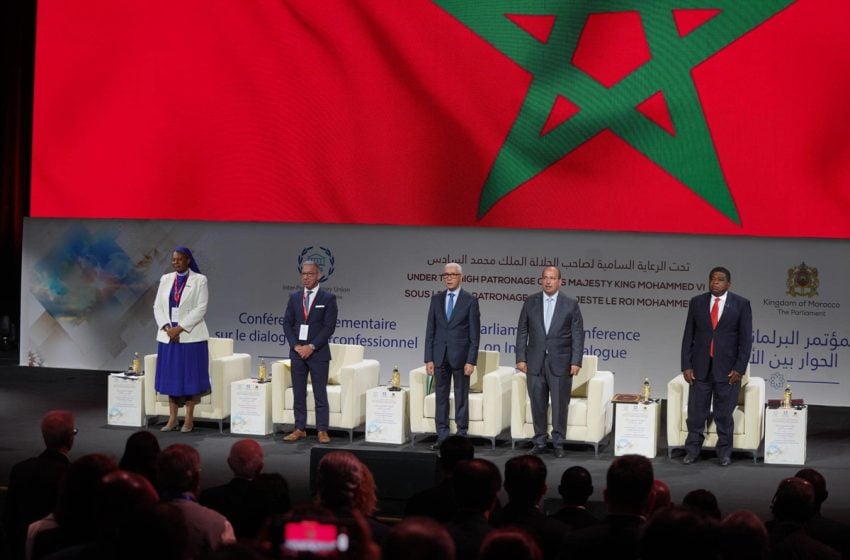 صاحب الجلالة الملك محمد السادس يؤكد أن الحوار بين الأديان وتكريس التعايش الإيجابي في ما بينها رافعة أساسية لتجنيب البشرية شرور الفتن