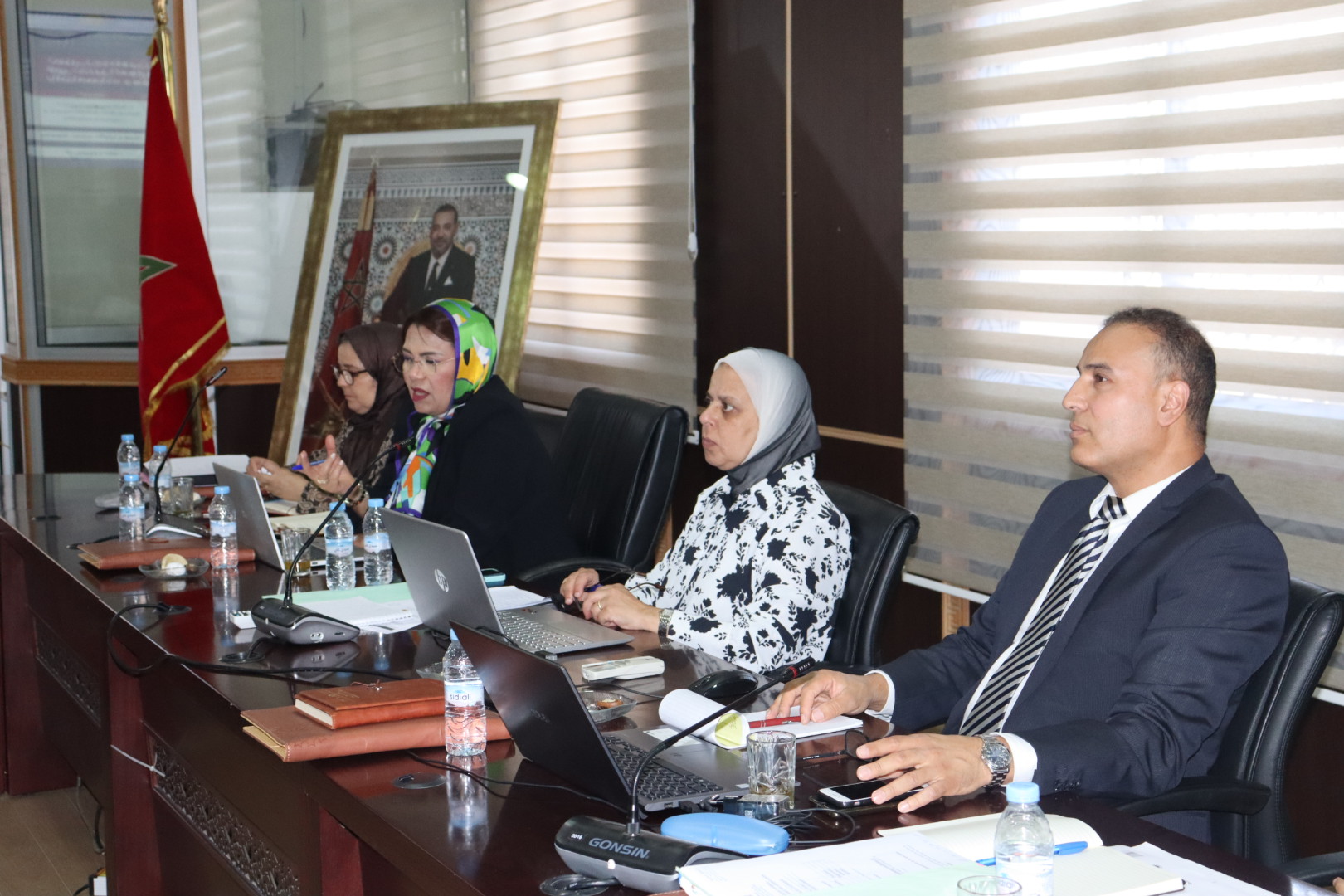 أطر مديرية الموارد البشرية بالوزارة يؤطرون دورة تكوينية بجامعة وجدة حول “تدبير المناصب المالية ومباريات التوظيف”