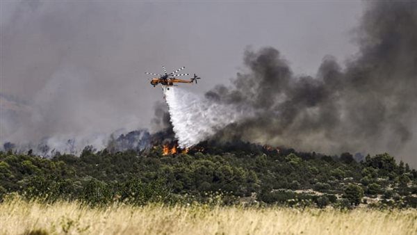 تحطم طائرة أثناء عملية إخماد الحرائق باليونان