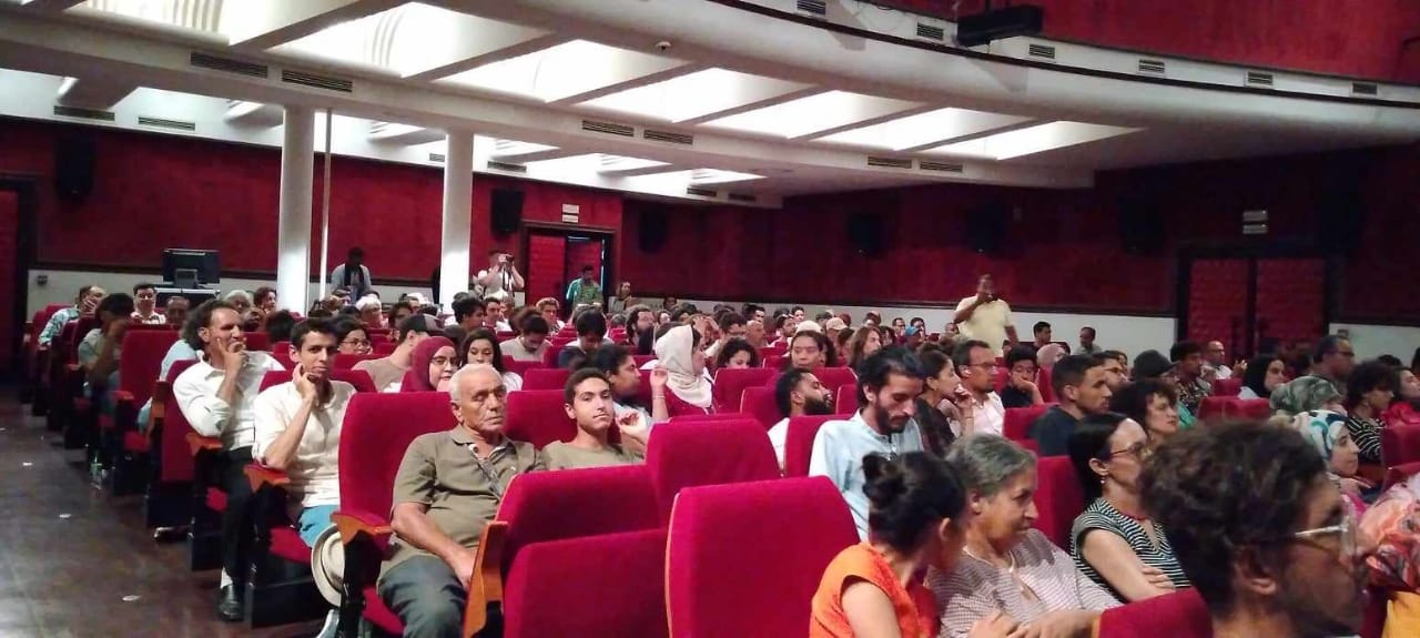 جمهور عريض يتابع فيلم”ذاكرة جسد” لمحمد زاغو والحسين حنين بالرباط