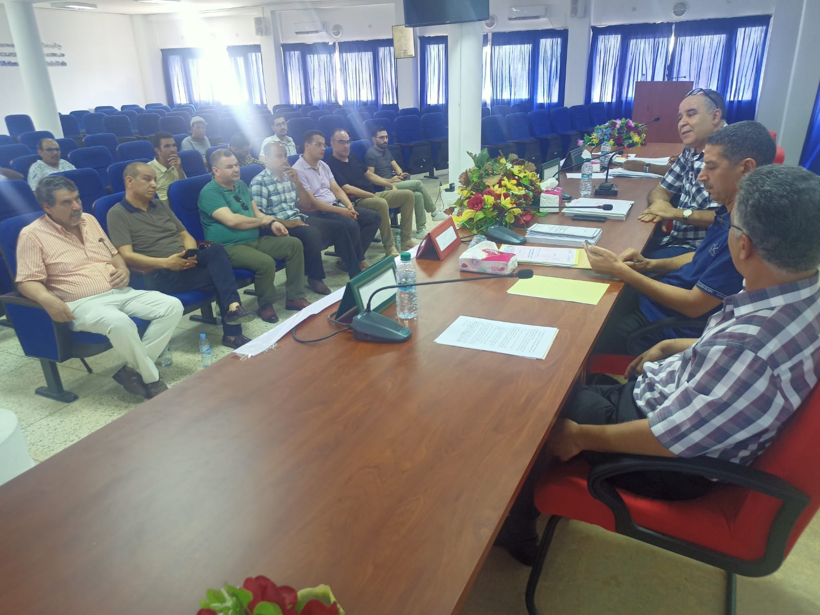 الإعلامي مصطفى قشنني يفكك بنية الهوية الرقمية في أطروحته الجامعية بكلية الآداب سايس- فاس