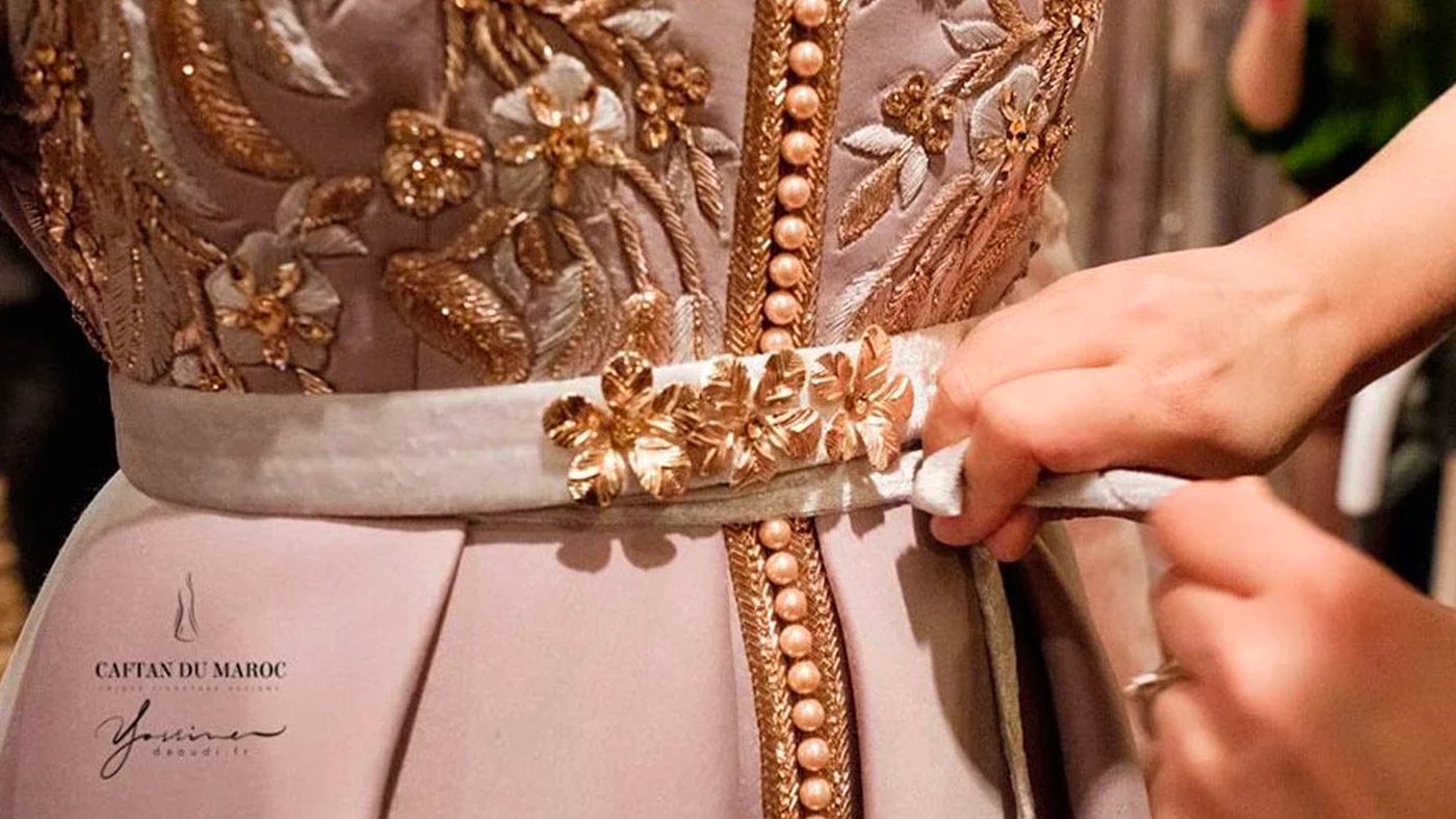 مصممة عالمية : القفطان يعكس عظمة وثراء التاريخ العريق للمملكة المغربية