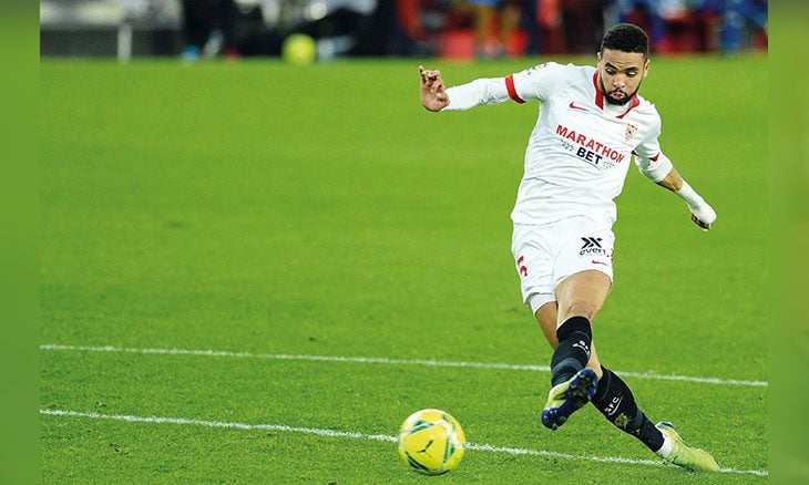 يوسف النصيري لا ينوي الرحيل عن ناديه إشبيلية