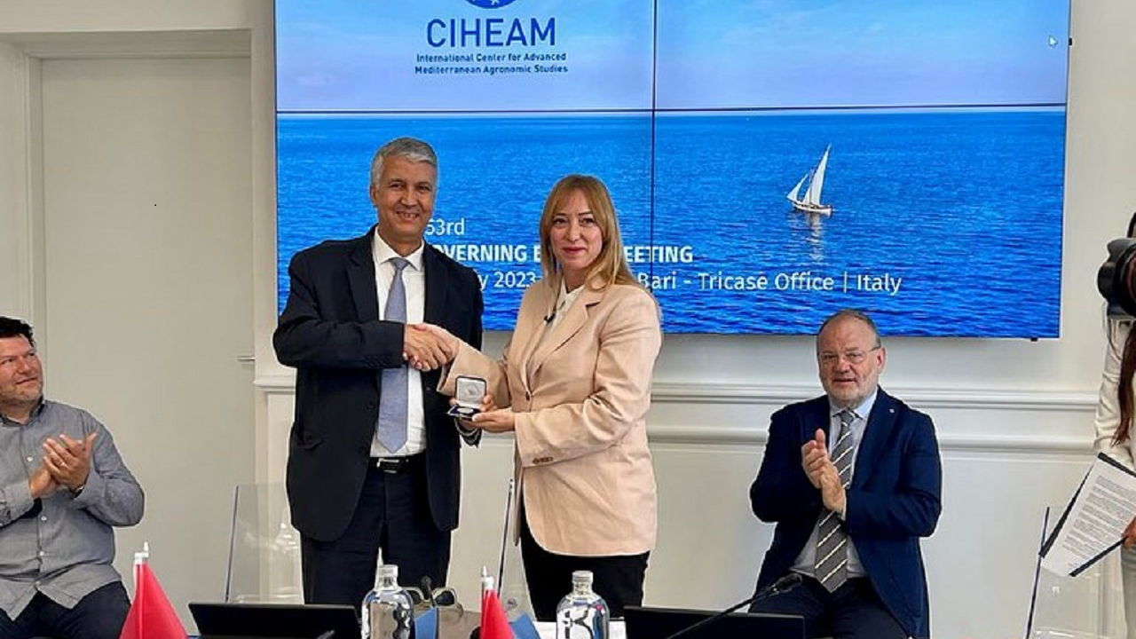 محمد صديقي يحصل على ميدالية شرفية من قبل المركز الدولي للدراسات العليا الفلاحية المتوسطية