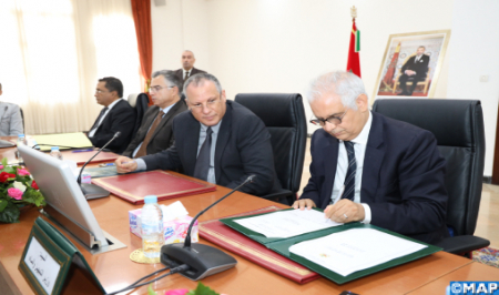 العرائش: توقيع اتفاقية شراكة متعددة الأطراف لإنجاز مشروع التطهير السائل