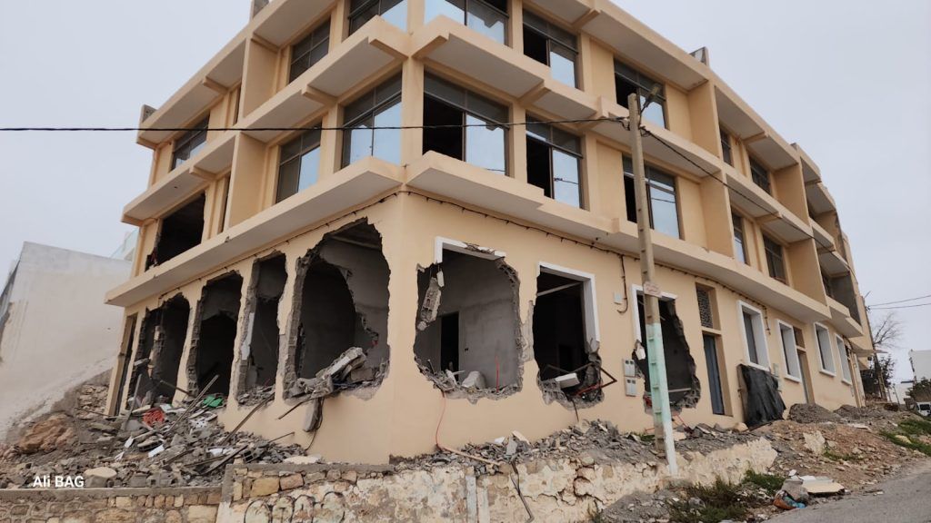 سلطات أكادير تشرع في عمليات هدم واسعة للبنايات غير القانونية