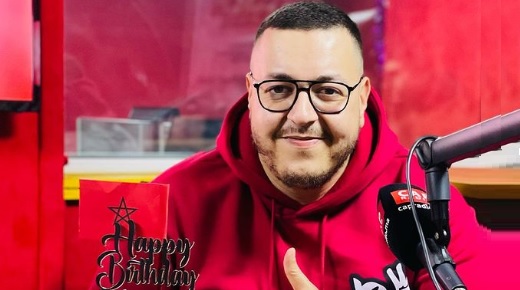 الكوميدي “ميميح” يعلن اعتزاله الغناء