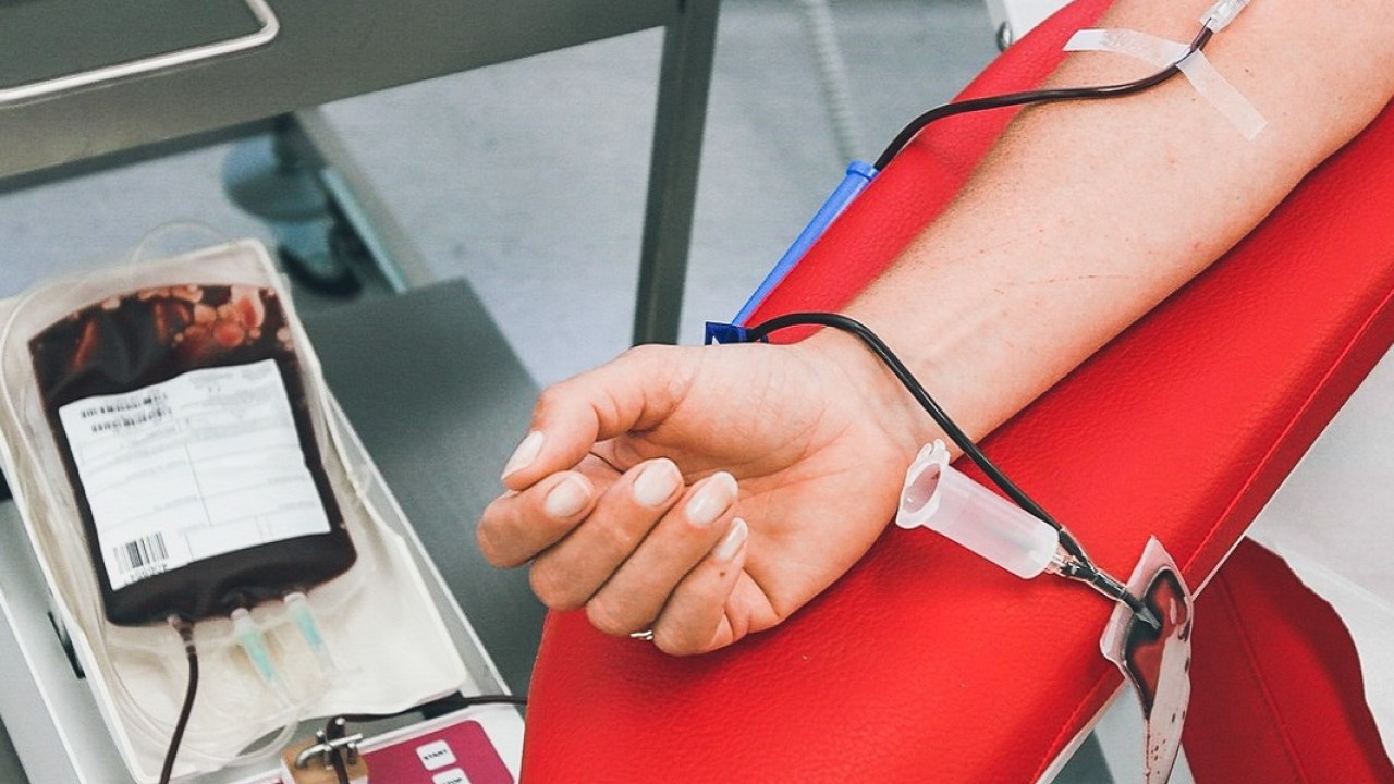 المركز الجهوي لتحاقن الدم بطنجة يواجه خصاصا حادا في هذه المادة الحيوية