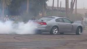 توقيف شخص يشتبه في سياقته سيارة بطريقة استعراضية وخطيرة بالشارع العام