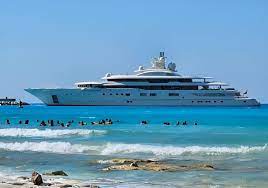 العاهل البحريني يحل بمدينة طنجة ليقضي عطلته