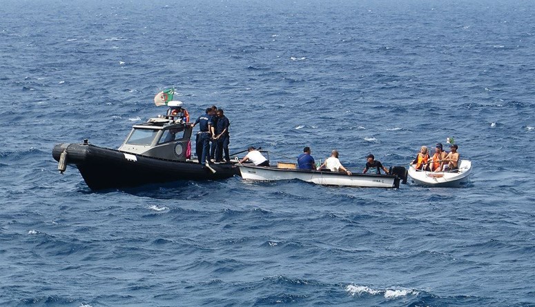 المجلس الوطني لحقوق الإنسان يدين استعمال الرصاص الحي من طرف قوات خفر السواحل الجزائرية