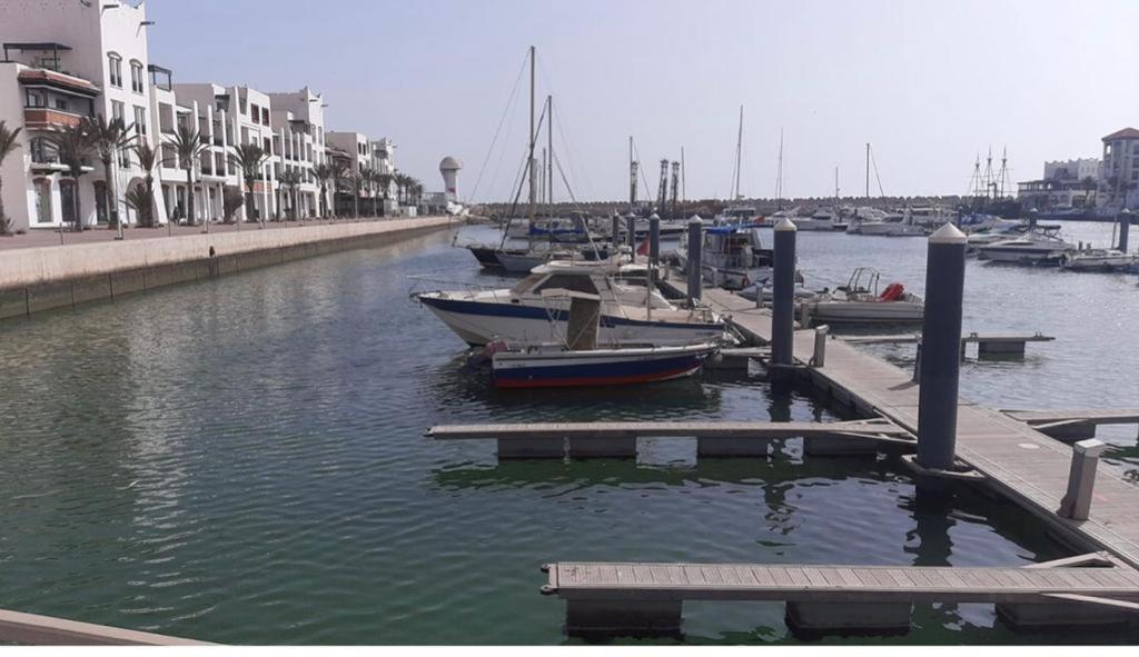 حوض المنتجع السياحي مارينا أكادير يستقبل 16 زورقا شرعياً