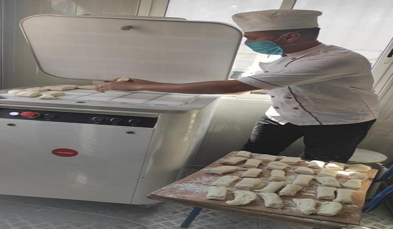 المديرية العامة للأمن الوطني توفد مخبزتين متنقلتين إلى منطقة تحناوت بضواحي مراكش