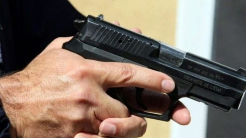 إشهار السلاح الوظيفي دون اللجوء إلى استعماله في تدخل أمني لتوقيف شخص