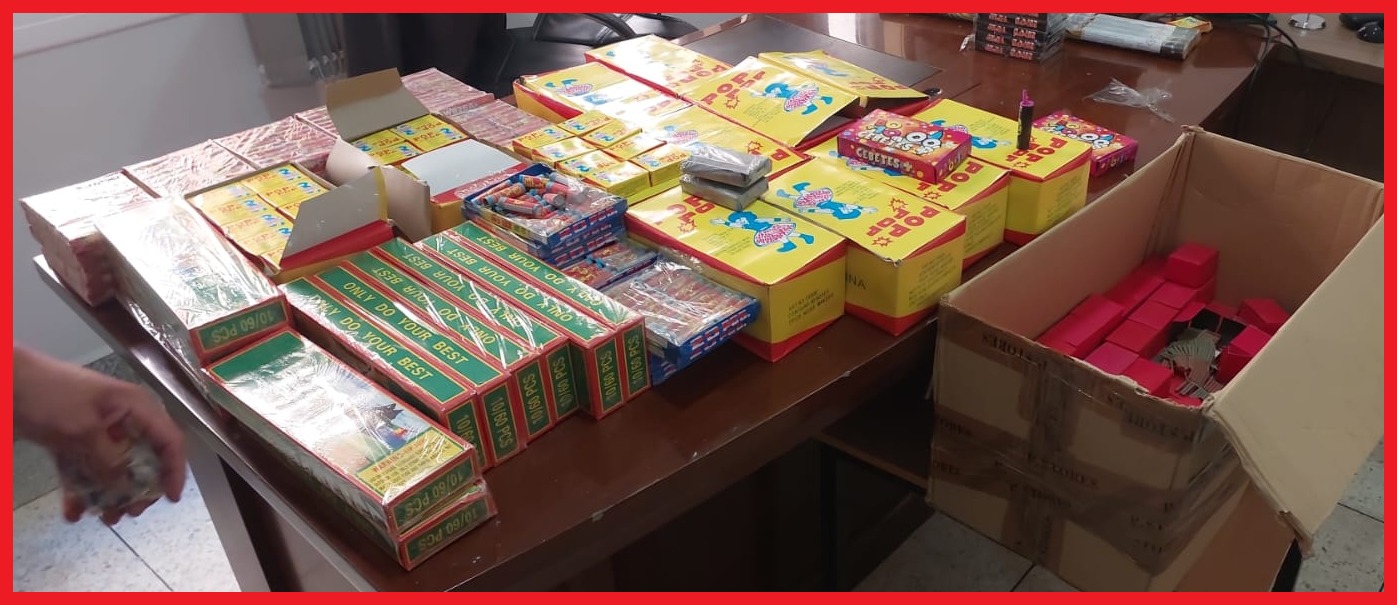 أمن وجدة يحجز 62 ألف و450 وحدة من المفرقعات والشهب الاصطناعية المهربة