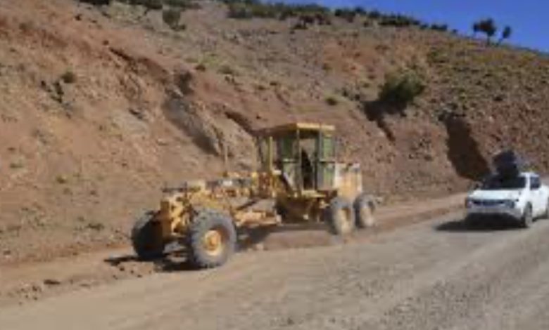 فتح جميع الطرق المصنفة في الإقليم المتضررة من الزلزال الذي ضرب المنطقة.