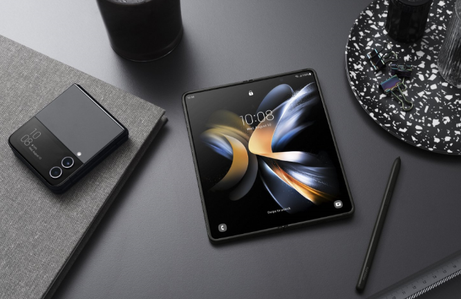 الهواتف القابلة للطي …هي المستقبل