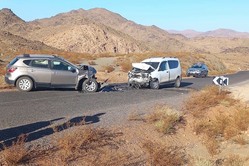 حادثة سير أدت إلى وفاة شخصين ونقل أربعة أشخاص آخرين لتلقي العلاجات