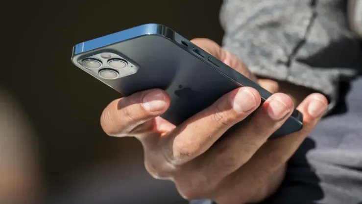 خطوات على هواتف “آيفون” قد تحمي الخصوصية وتخفف مخاطر التهديدات الأمنية