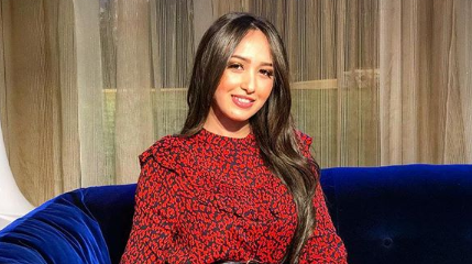 هند الزيادي تساعد ساكنة المناطق التي طالها الزلزال بطريقة مبتكرة