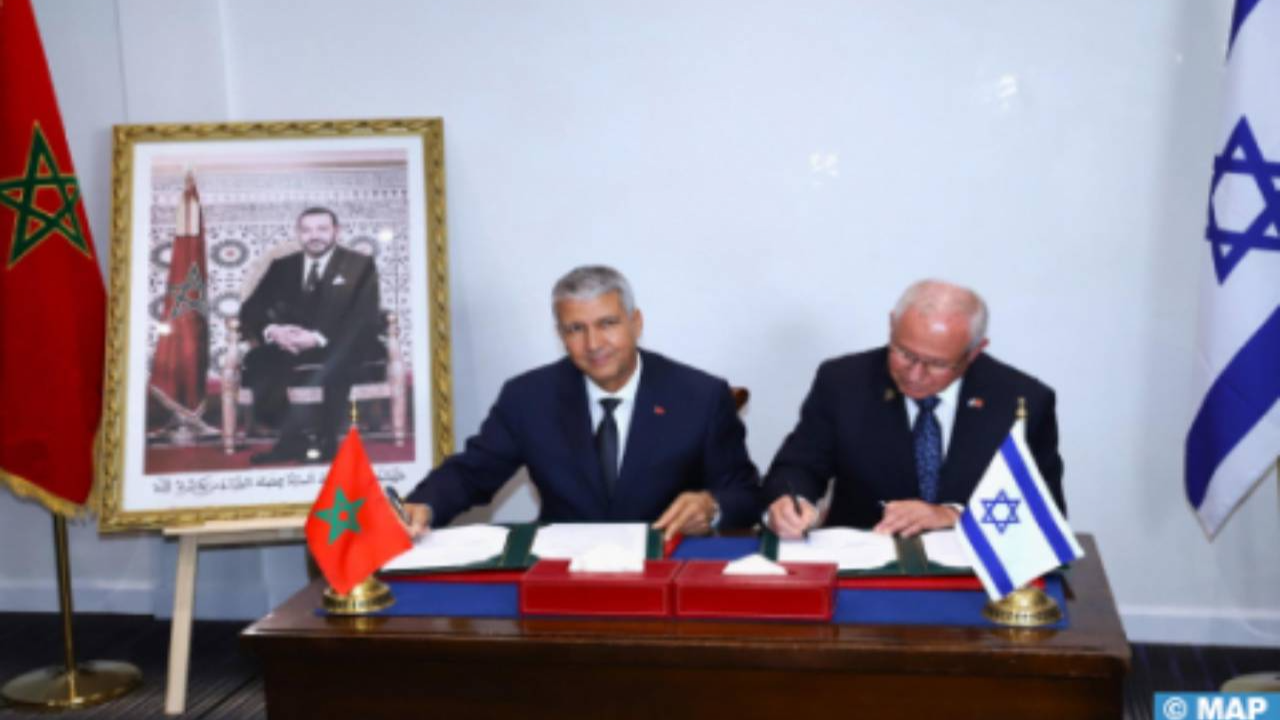   التوقيع على مذكرة تفاهم تتعلق بإنشاء مشروع تكنولوجي فلاحي في مجال الزراعات المائية