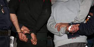 توقيف شخص للاشتباه في تورطه في قضية تتعلق بالضرب والجرح باستعمال السلاح الأبيض المفضي إلى الموت