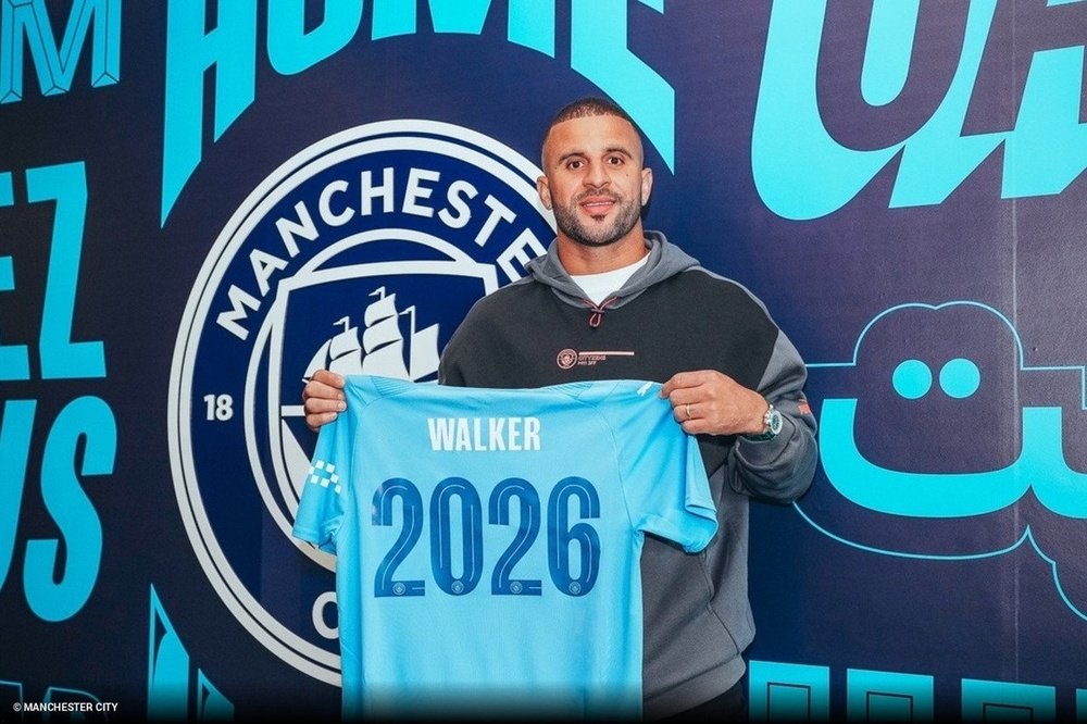 مانشستر سيتي الانجليزي يجدد عقده مع المدافع كايل ووكر