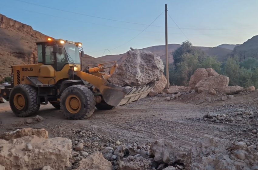 اعادة فتح جميع المحاور الطرقية التي عرفت انهيارات صخرية بسبب الزلزال الذي ضرب المنطقة