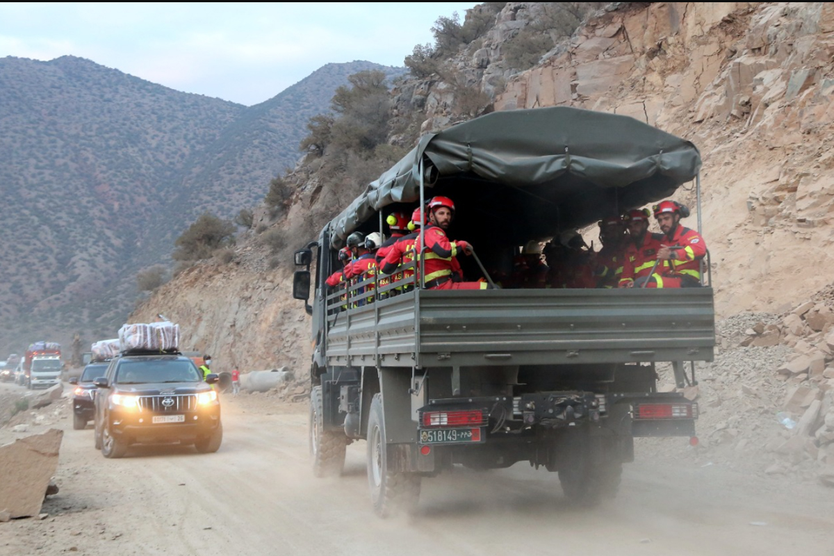 وزيرة الدفاع الإسبانية تشيد بالدعم اللوجستي الذي تقدمه القوات المسلحة الملكية لرجال الإنقاذ الإسبان