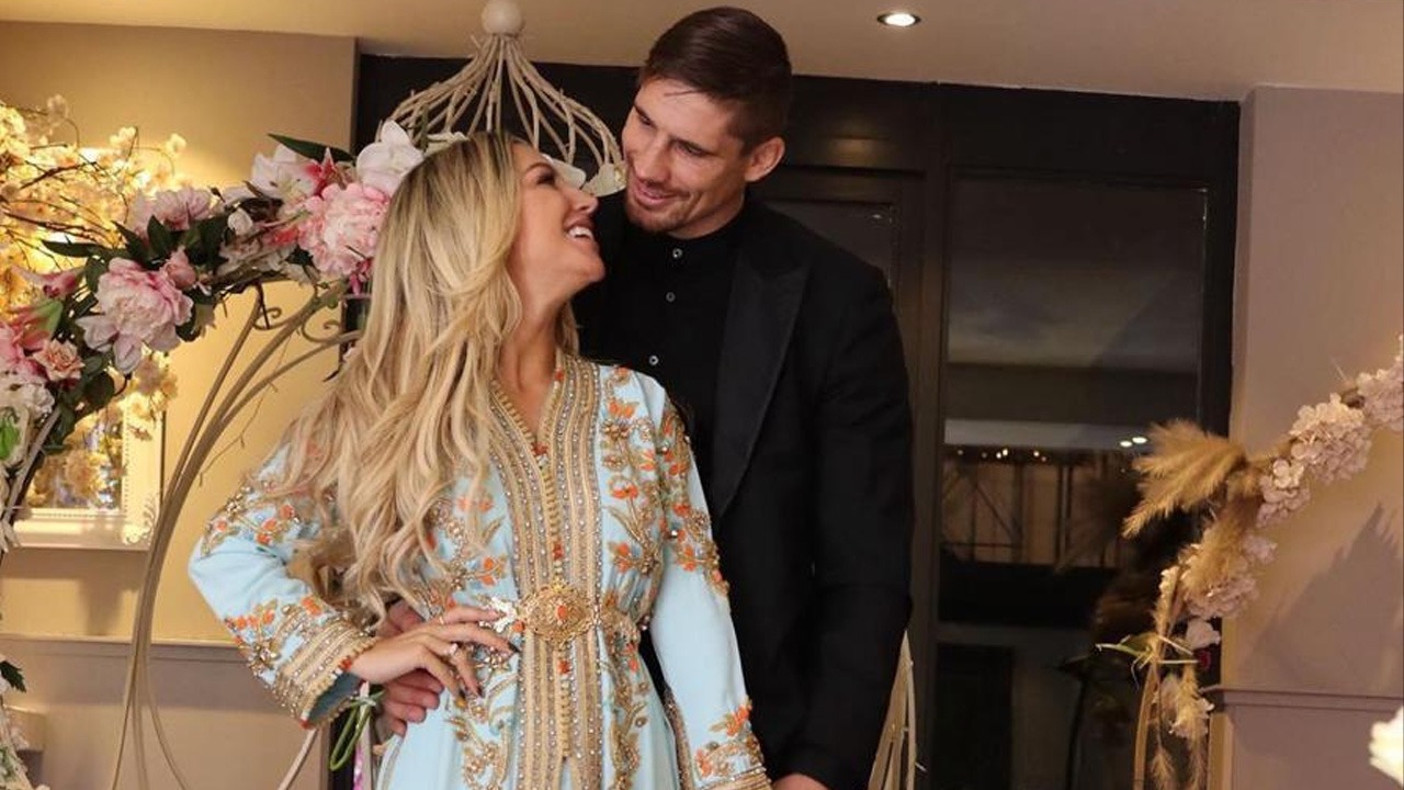 زوجة ريكو فيرهويفين تظهر عبى منصات التواصل الاجتماعي بالقفطان المغربي