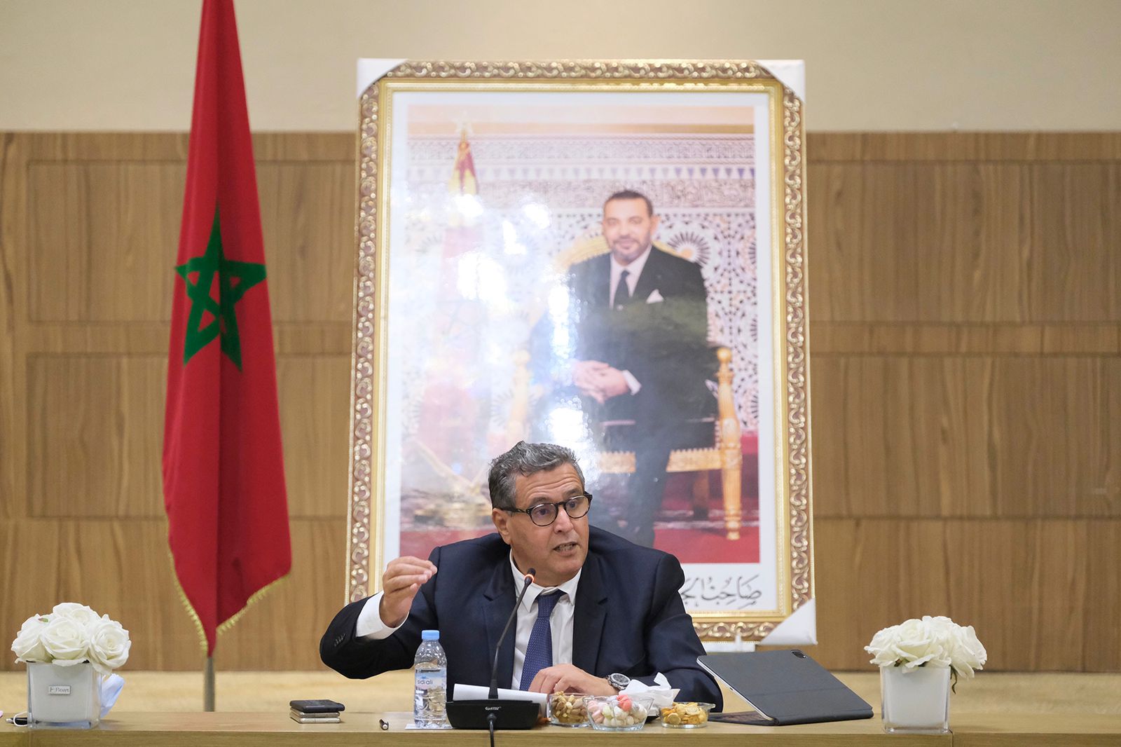 رئيس الحكومة سيلتقي بزعماء أحزاب المعارضة