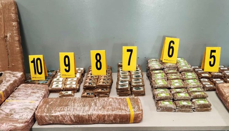 إجهاض عملية للتهريب الدولي لشحنة تتكون من طن و250 كيلوغرام من مخدر “الشيرا”