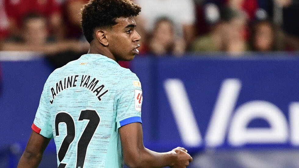 برشلونة يمدد عقد لاعبه لامين جمال