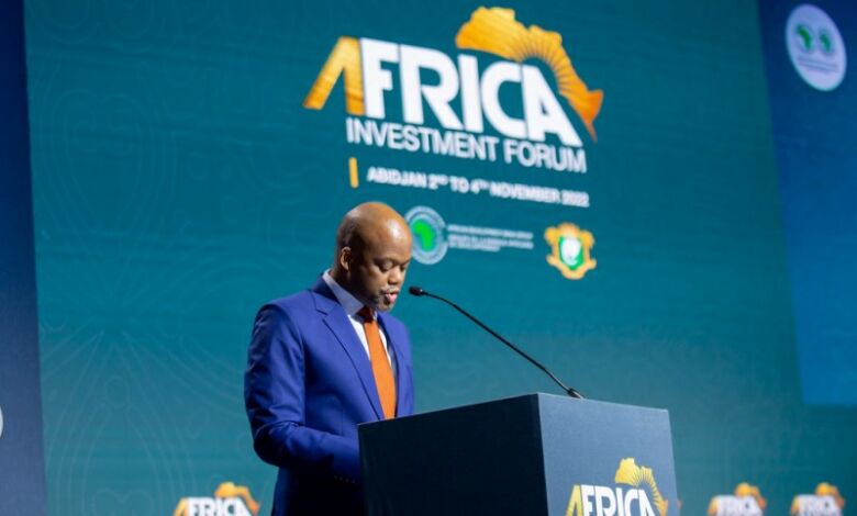 سبل التوفيق بين النمو الاقتصادي والضرورات الاجتماعية محور مائدة مستديرة ضمن أشغال منتدى الاستثمار الإفريقي.