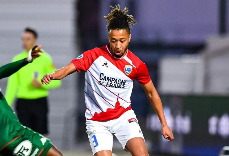 نادي الأهلي المصري يعزي في وفاة لاعب الفريق أسامة فلوح